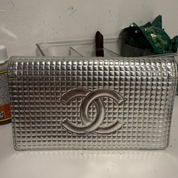 Authentic CHANEL wallet converted to crossbody with chain - Picture 3 of 5